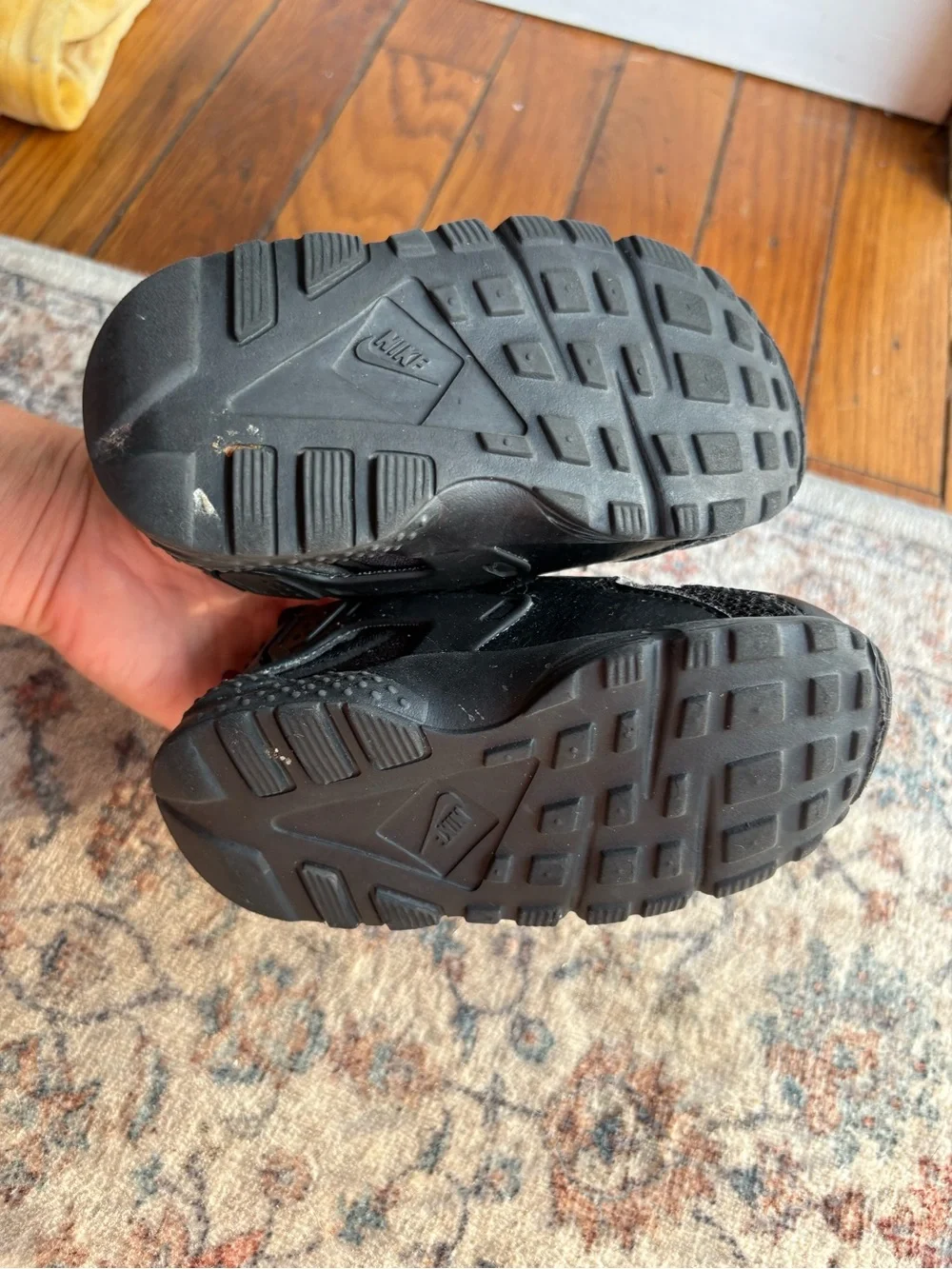 7c Nike Toddler Huarache Slip On All Black Sneakers